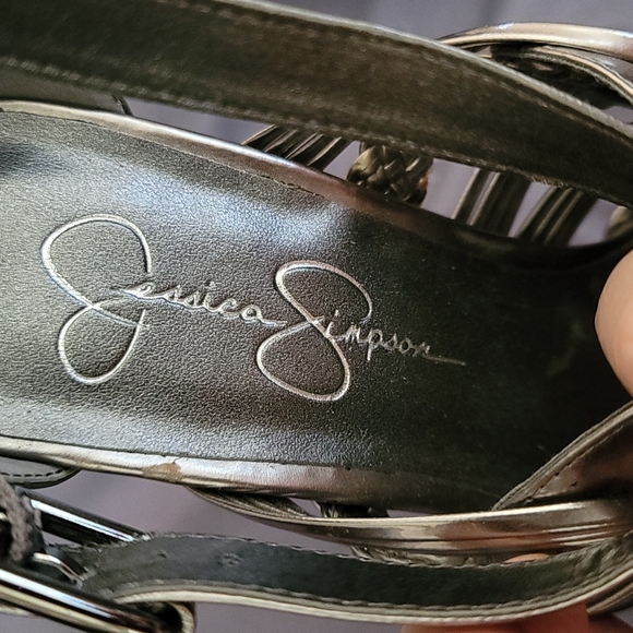 High heels - Picture 3 of 10